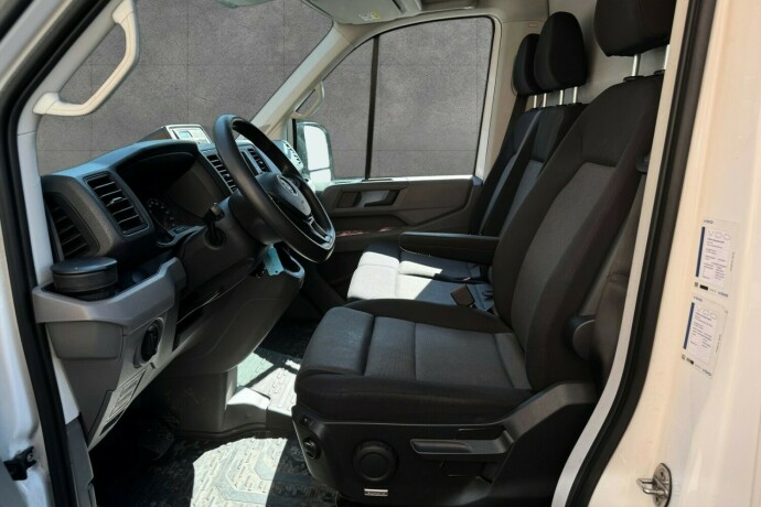 volkswagen-crafter-diesel-2019-big-16