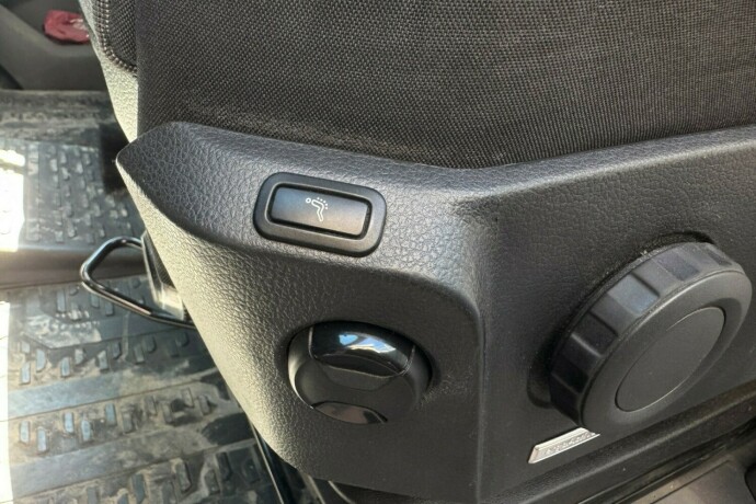 volkswagen-crafter-diesel-2019-big-22