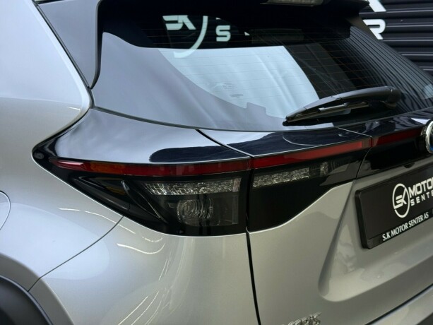 toyota-yaris-cross-elektrisitetbensin-2023-big-6