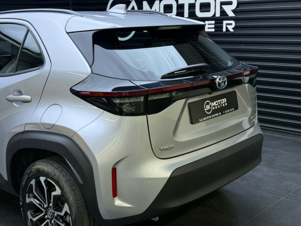 toyota-yaris-cross-elektrisitetbensin-2023-big-5