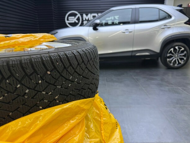 toyota-yaris-cross-elektrisitetbensin-2023-big-27