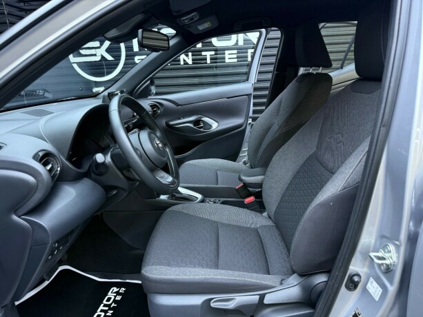 toyota-yaris-cross-elektrisitetbensin-2023-big-22