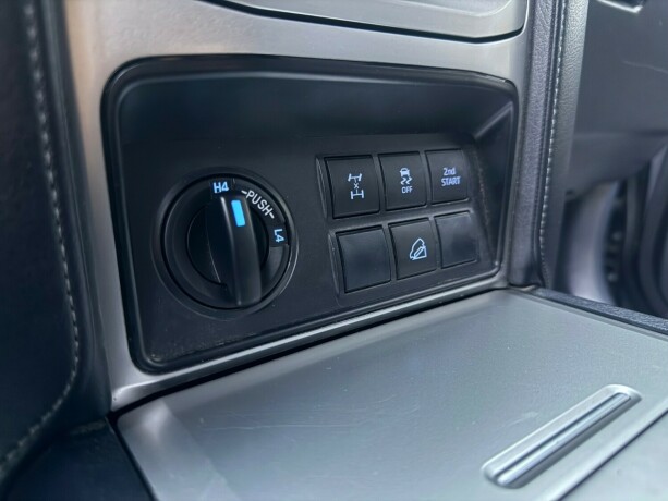 toyota-land-cruiser-diesel-2018-big-20
