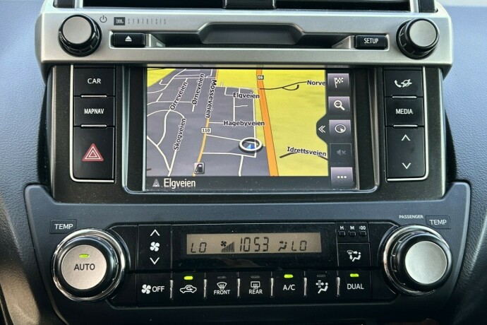 toyota-land-cruiser-diesel-2016-big-15