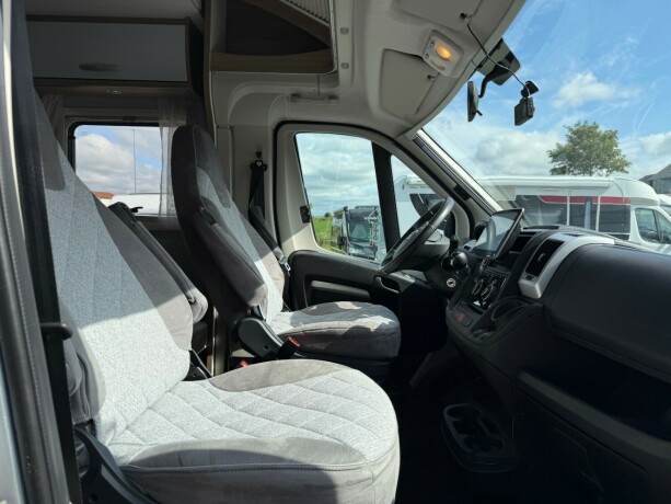 carado-t459-queensbed-senkeseng-truma-eh-stort-kj248leskap-b-f248rerkort-garanti-diesel-2021-big-14