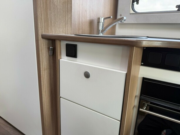 carado-t459-queensbed-senkeseng-truma-eh-stort-kj248leskap-b-f248rerkort-garanti-diesel-2021-big-34