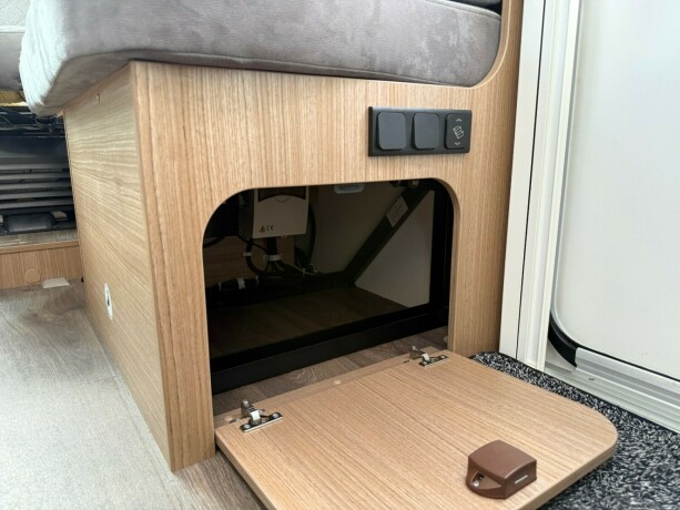 carado-t459-queensbed-senkeseng-truma-eh-stort-kj248leskap-b-f248rerkort-garanti-diesel-2021-big-29