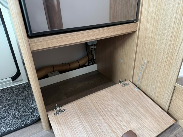 carado-t459-queensbed-senkeseng-truma-eh-stort-kj248leskap-b-f248rerkort-garanti-diesel-2021-big-50