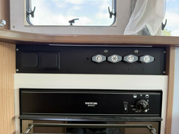carado-t459-queensbed-senkeseng-truma-eh-stort-kj248leskap-b-f248rerkort-garanti-diesel-2021-big-42