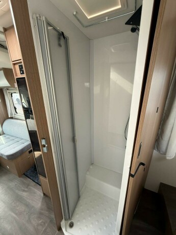 carado-t459-queensbed-senkeseng-truma-eh-stort-kj248leskap-b-f248rerkort-garanti-diesel-2021-big-53