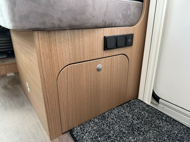 carado-t459-queensbed-senkeseng-truma-eh-stort-kj248leskap-b-f248rerkort-garanti-diesel-2021-big-28