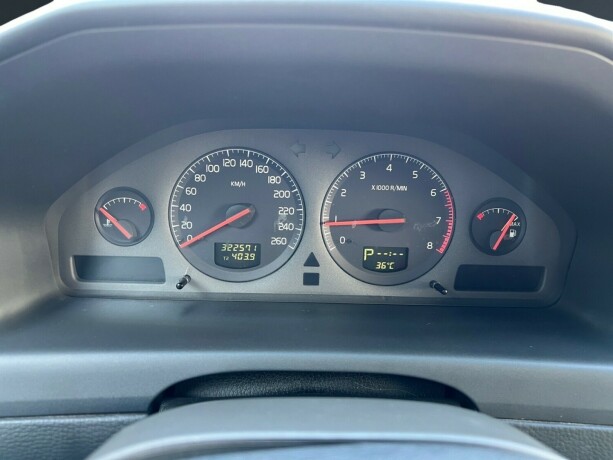 volvo-xc-70-bensin-2001-big-24