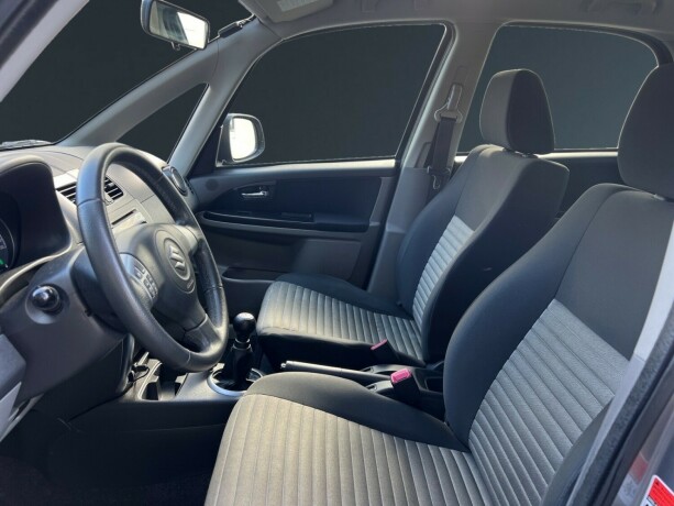 suzuki-sx4-bensin-2010-big-9