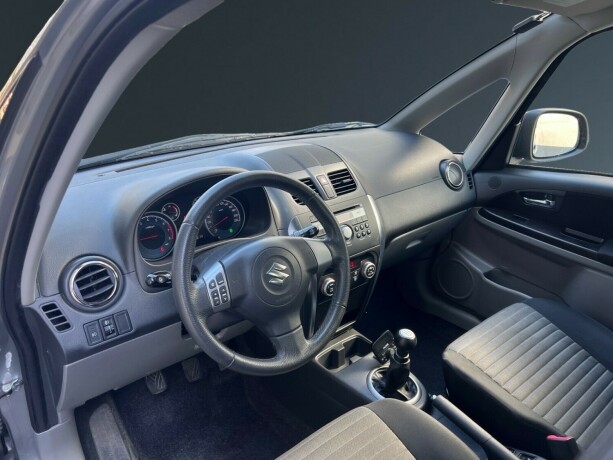 suzuki-sx4-bensin-2010-big-8