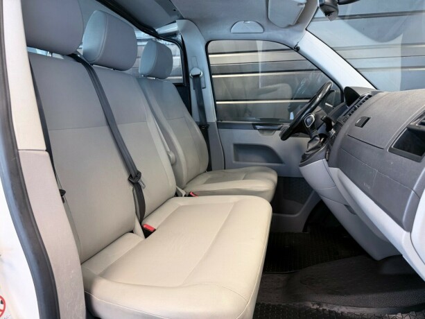 volkswagen-transporter-diesel-2014-big-14