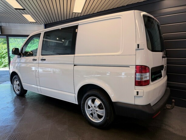 volkswagen-transporter-diesel-2014-big-5