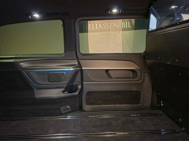 mercedes-benz-v250-d-diesel-2017-big-19