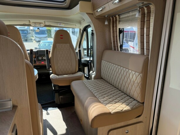 burstner-but-660-fransk-seng-ikke-senkeseng-vanlig-f248rerkort-nye-seter-skinn-diesel-2013-big-22