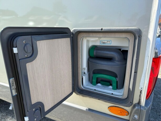 burstner-but-660-fransk-seng-ikke-senkeseng-vanlig-f248rerkort-nye-seter-skinn-diesel-2013-big-78