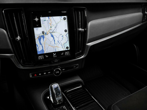 volvo-v90-plug-in-petrol-2018-big-10