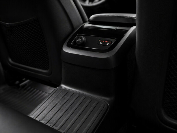 volvo-v90-plug-in-petrol-2018-big-6