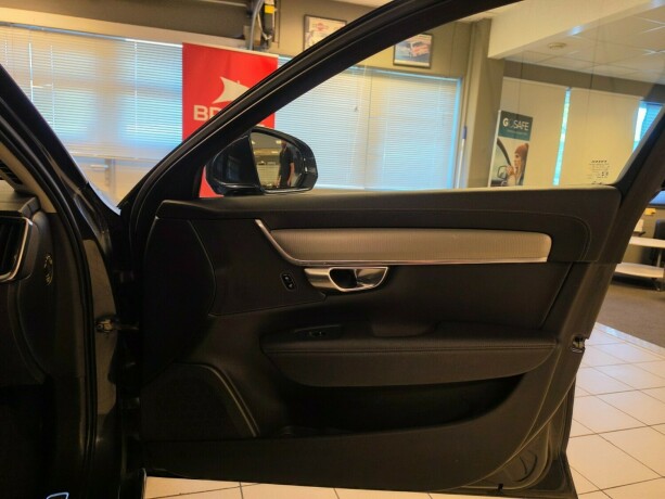 volvo-v90-plug-in-petrol-2020-big-16
