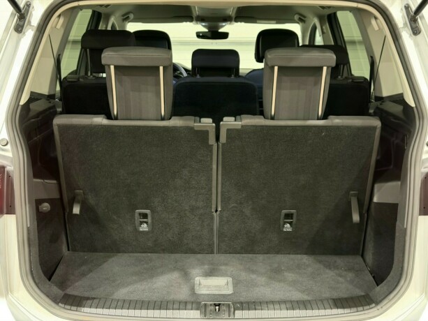 volkswagen-touran-diesel-2018-big-14