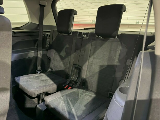 volkswagen-touran-diesel-2018-big-13