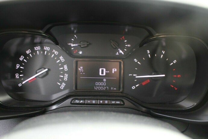 toyota-proace-city-diesel-2021-big-10