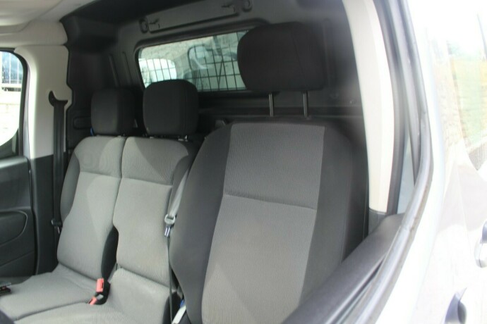 toyota-proace-city-diesel-2021-big-8