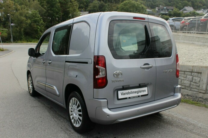 toyota-proace-city-diesel-2021-big-2