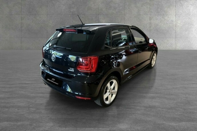 volkswagen-polo-bensin-2015-big-5