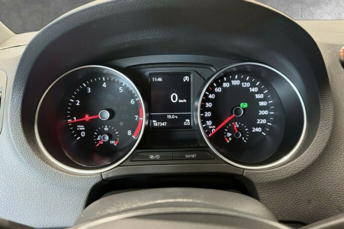 volkswagen-polo-bensin-2015-big-24