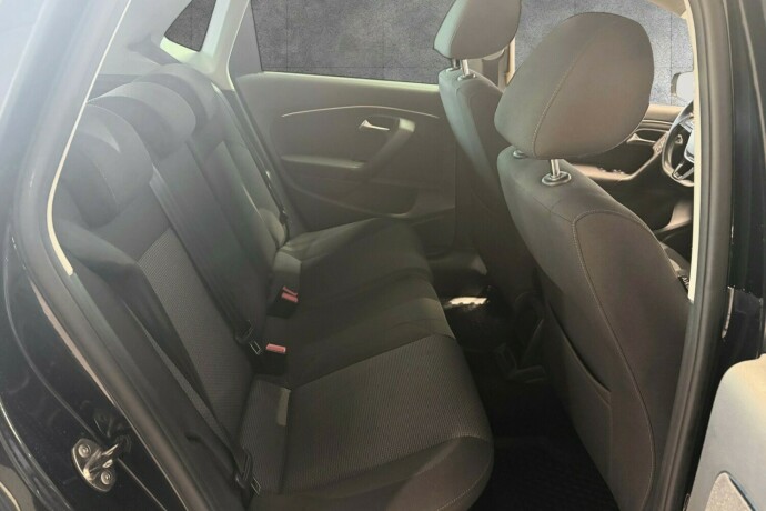 volkswagen-polo-bensin-2015-big-14