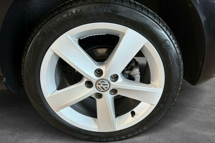 volkswagen-polo-bensin-2015-big-28
