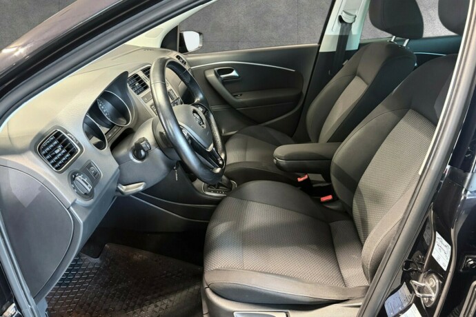 volkswagen-polo-bensin-2015-big-8
