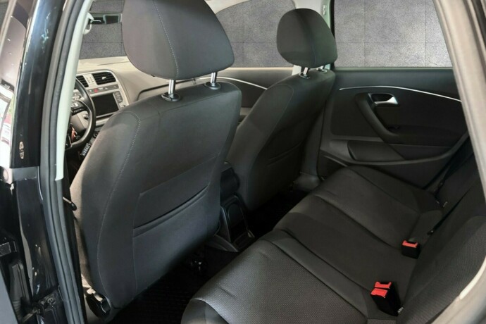 volkswagen-polo-bensin-2015-big-11