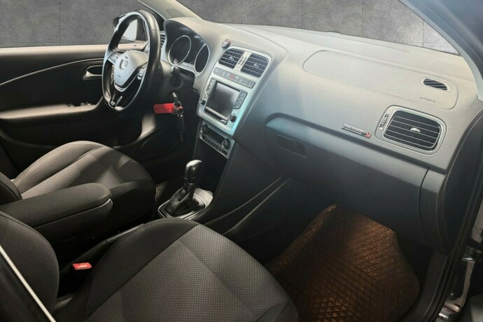 volkswagen-polo-bensin-2015-big-15