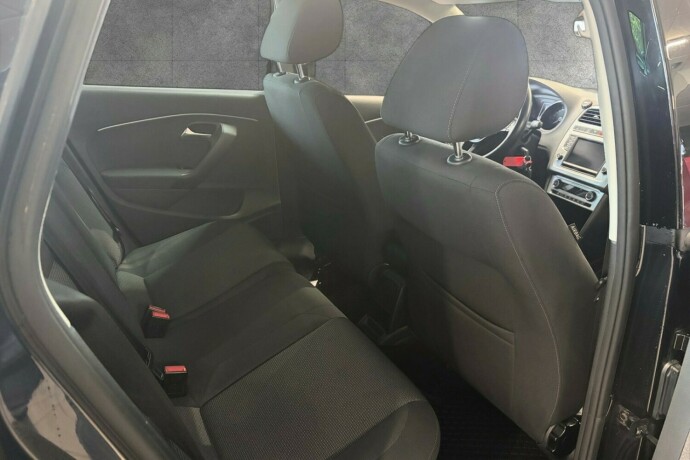 volkswagen-polo-bensin-2015-big-16