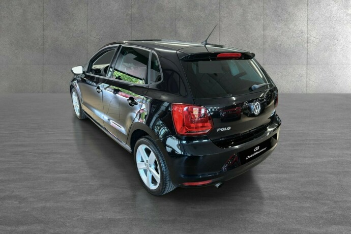 volkswagen-polo-bensin-2015-big-3