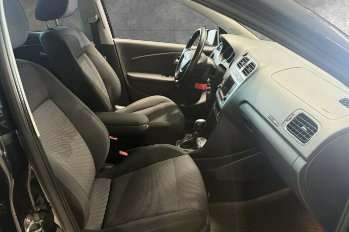 volkswagen-polo-bensin-2015-big-17