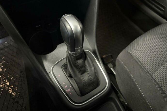 volkswagen-polo-bensin-2015-big-18