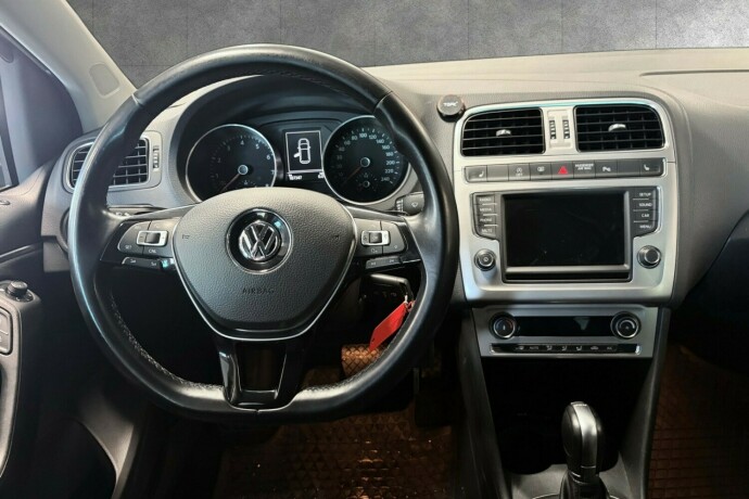 volkswagen-polo-bensin-2015-big-13