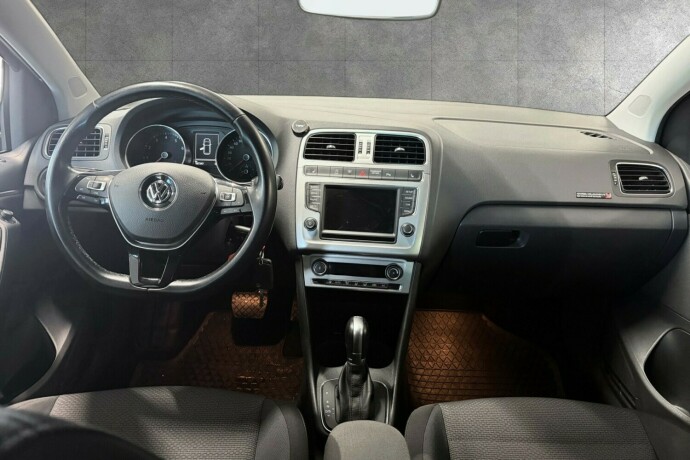 volkswagen-polo-bensin-2015-big-12