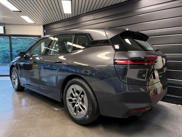 bmw-ix-elektrisitet-2022-big-5