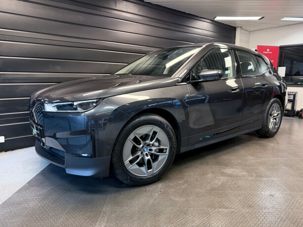 bmw-ix-elektrisitet-2022-big-1