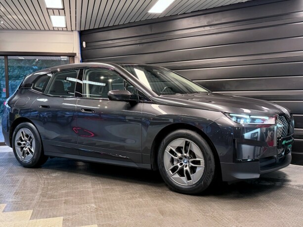 bmw-ix-elektrisitet-2022-big-9