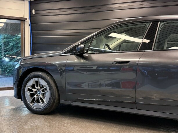 bmw-ix-elektrisitet-2022-big-7