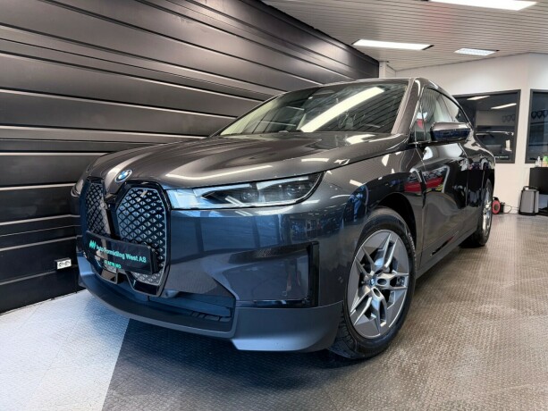 bmw-ix-elektrisitet-2022-big-2