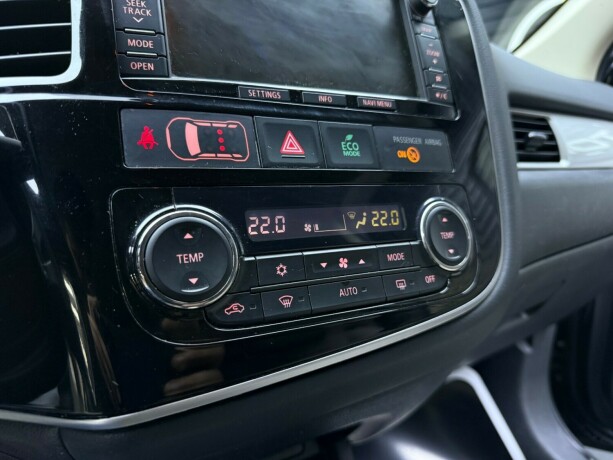 mitsubishi-outlander-elektrisitetbensin-2014-big-20
